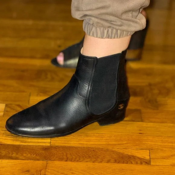 Black Chanel Chelsea boot - Picture 6 of 6